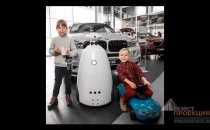 Ваш любимчик R’Bot на мероприятии в салоне BMW